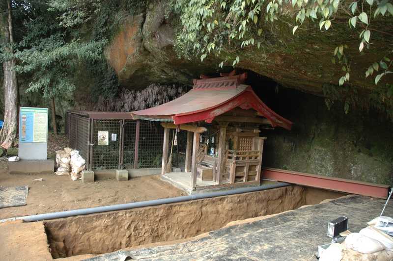 写真:福井洞窟の発掘地点